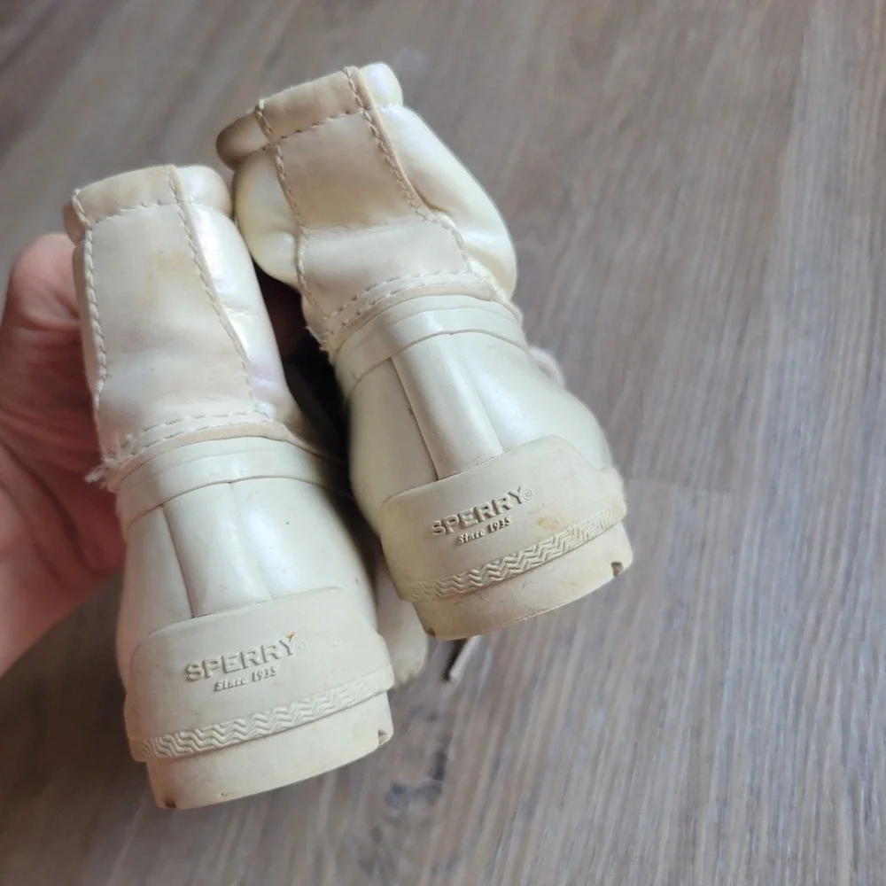 Sperry Unisex Duck Boots 7M Ivory Iridescent Saltwater Rain Boots